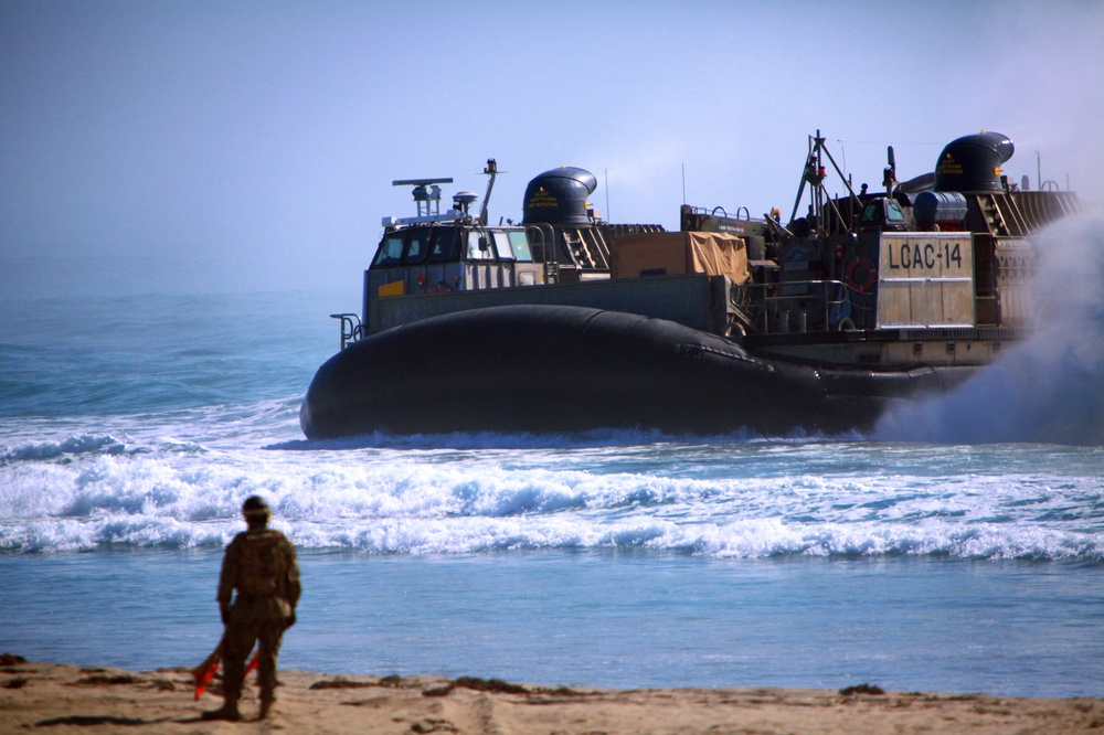 Marines, sailors conduct amphibious training with LCACs