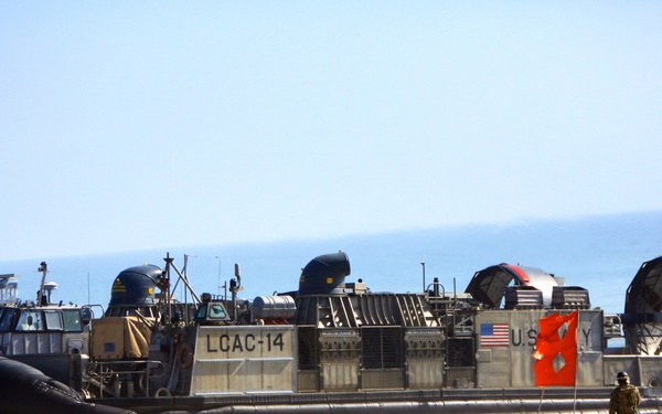 Marines, sailors conduct amphibious training with LCACs