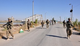 Sustainers use interrogator to track cargo at Afghan-Uzbek border
