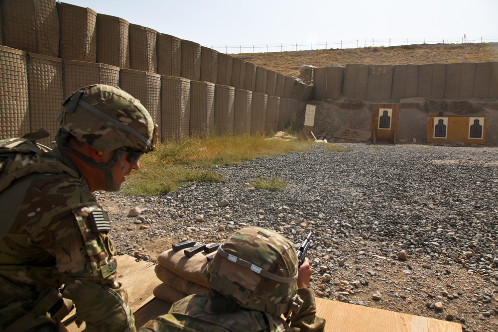 Soldiers qualify during FOB Shank range exercise