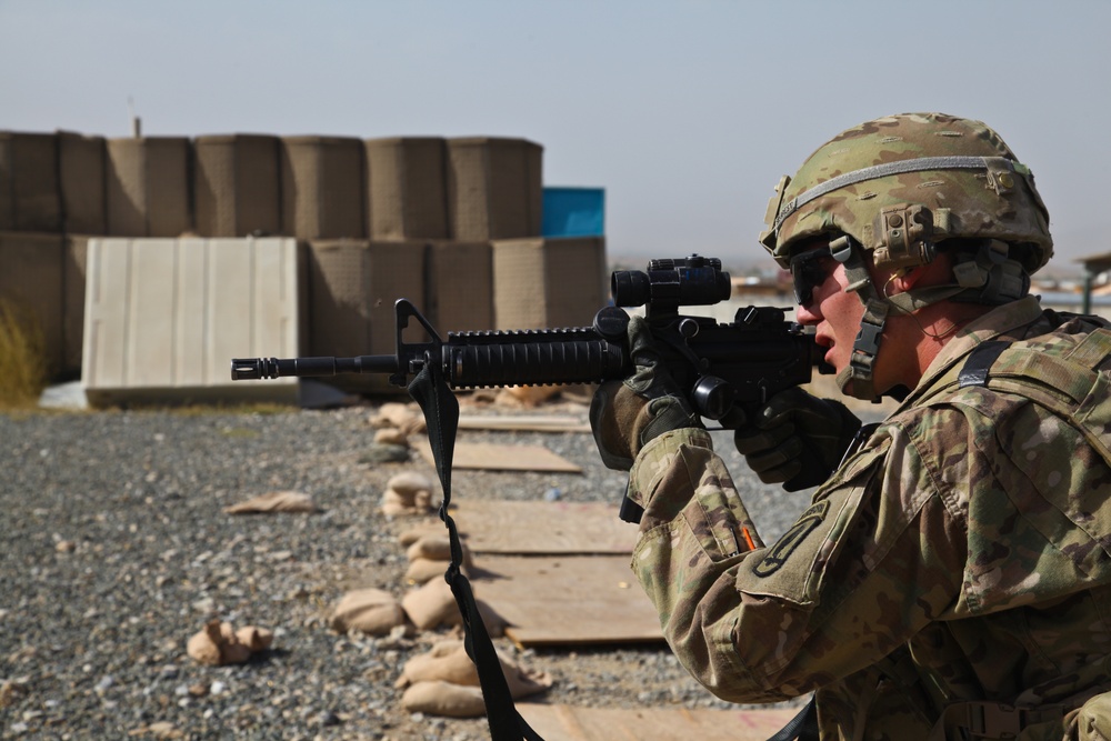 Soldiers qualify during FOB Shank range exercise