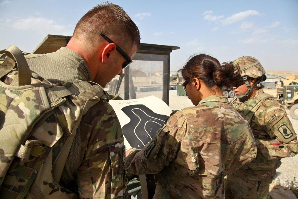 Soldiers qualify during FOB Shank range exercise