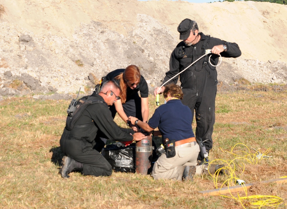 Military special agents learn ins, outs of IEDs