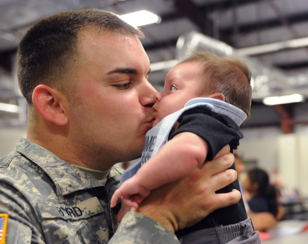 289th Transportation Detachment honored in deployment ceremony