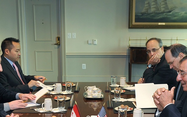 Defense secretary meets Canadian defense minister