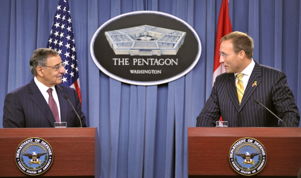 Defense secretary meets Canadian defense minister