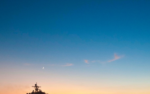USS Fort McHenry daily operations
