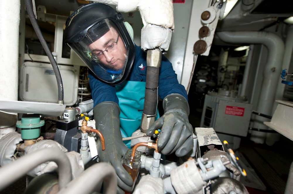 USS Fort McHenry daily operations