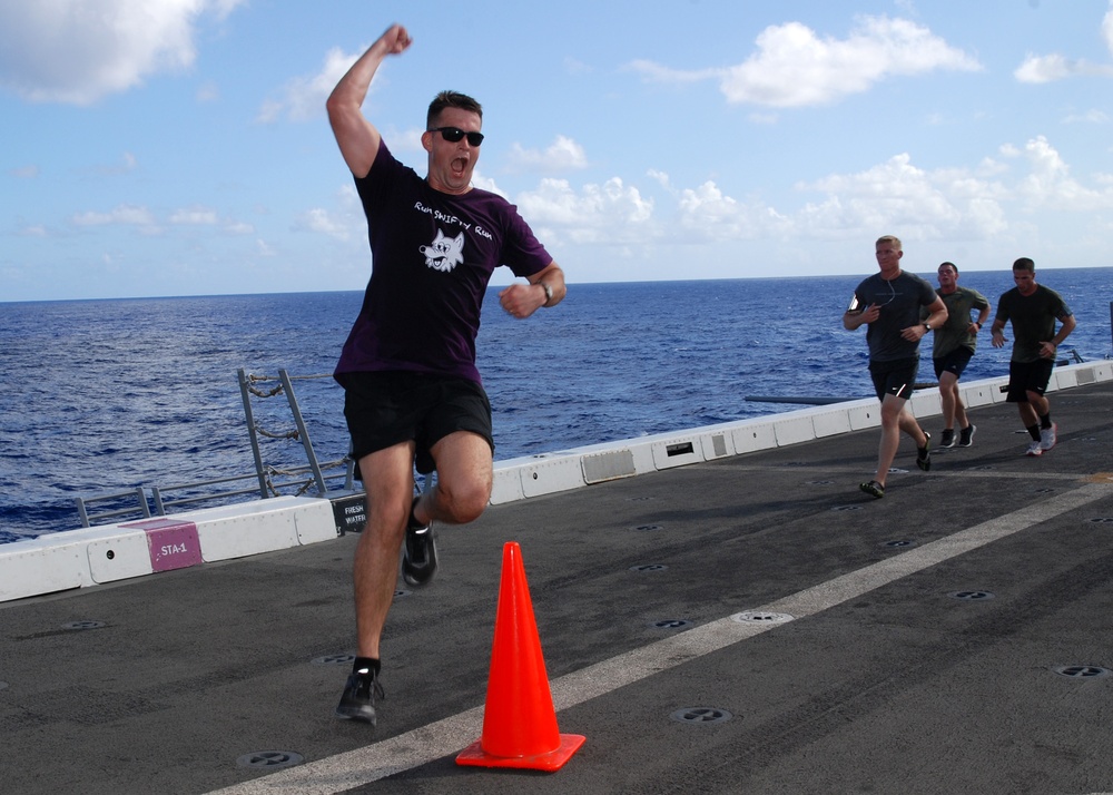 'Purple Foxes' hold Landaker 5k Run on USS Green Bay