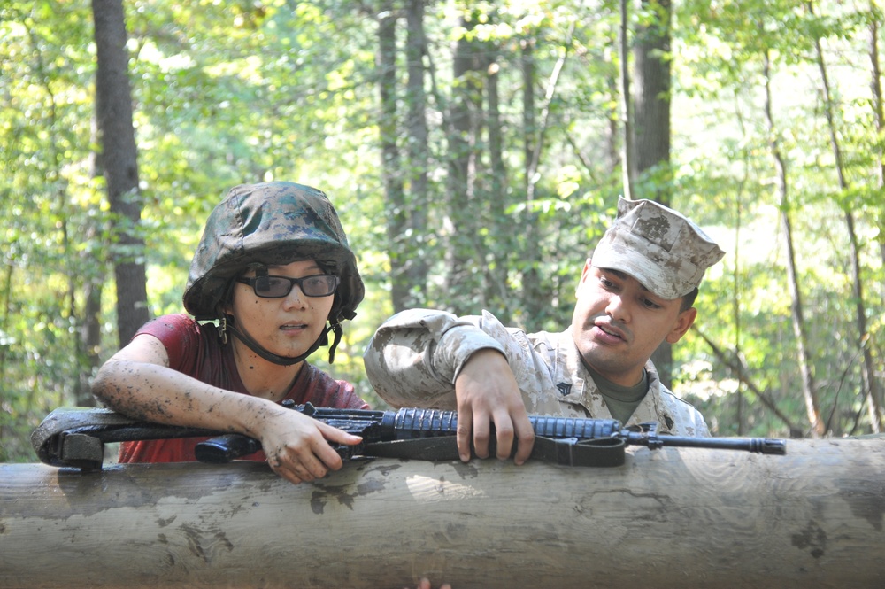 College students find out what it takes to be a Marine