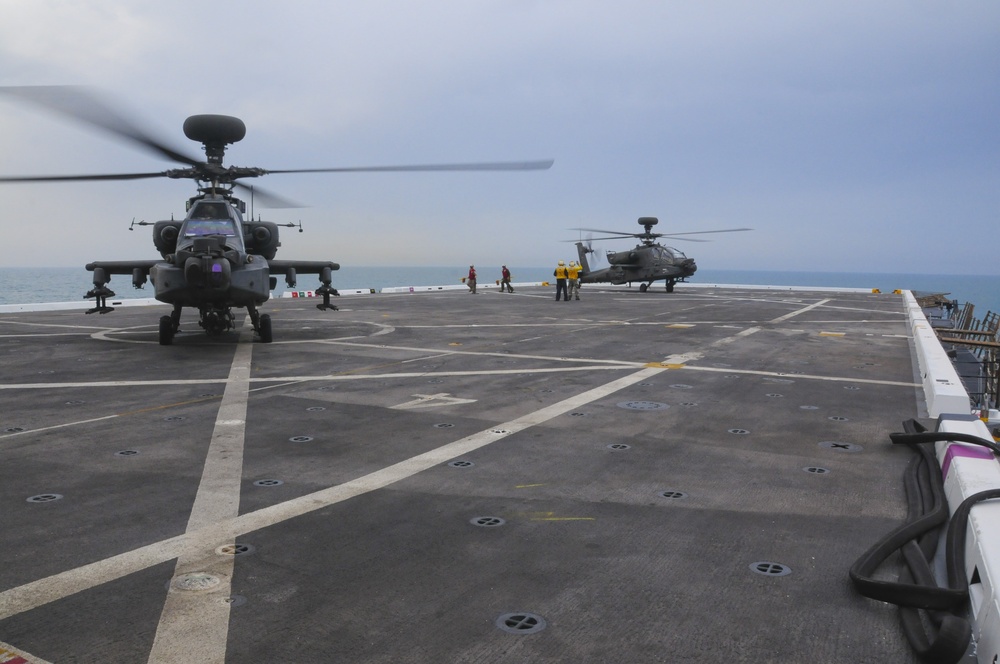 1-151st ARB Apaches land on USS New Orleans