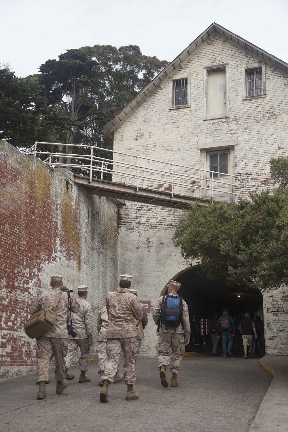 13th MEU Marines help restore Alcatraz
