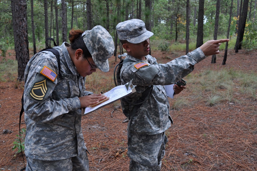 Soldiers learn land navigation