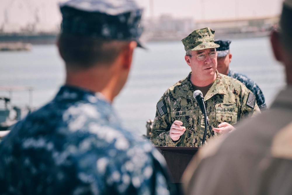 Vice admiral speaks to USS Porter crew in Bahrain