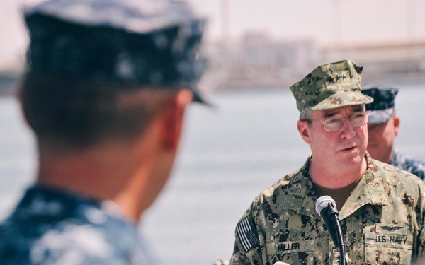 Vice admiral speaks to USS Porter crew in Bahrain