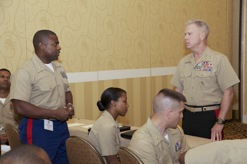 Gen. Amos attends New Orleans conference