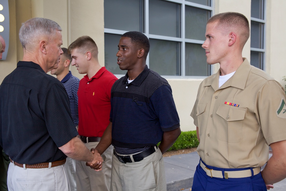 Gen. Amos attends New Orleans conference