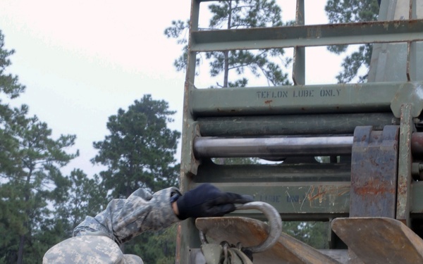 364th QM Company provide support for sling load