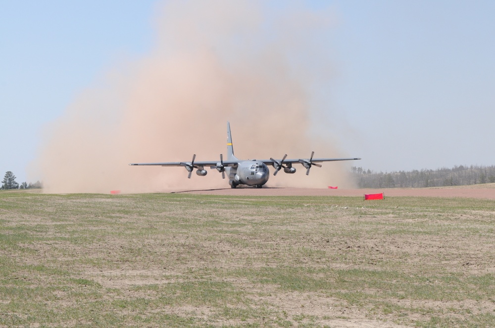 Tactical airfield landing