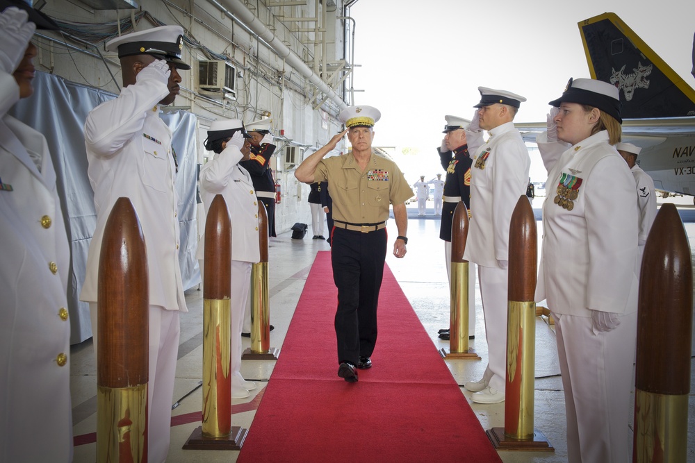 Marine Corps commandant attends Architzel retirement ceremony