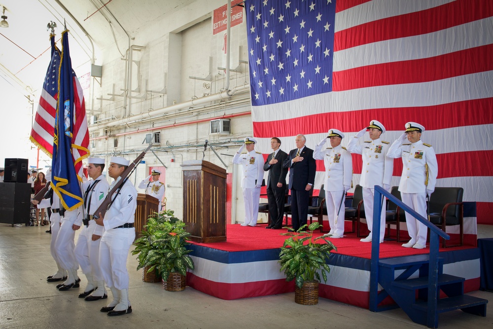 Marine Corps commandant attends Architzel retirement ceremony