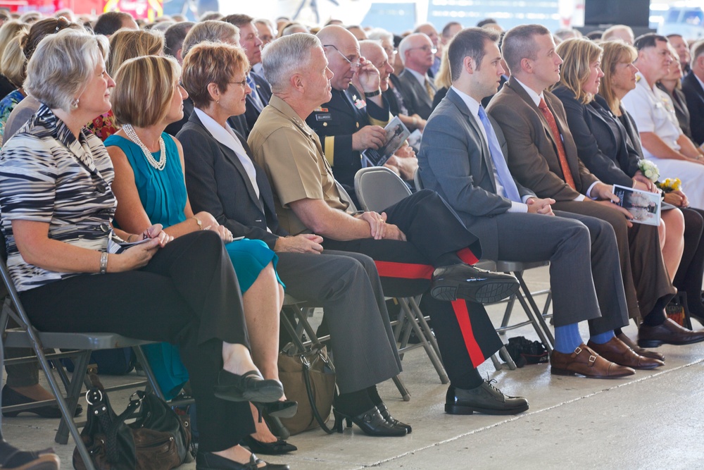 Marine Corps commandant attends Architzel retirement ceremony