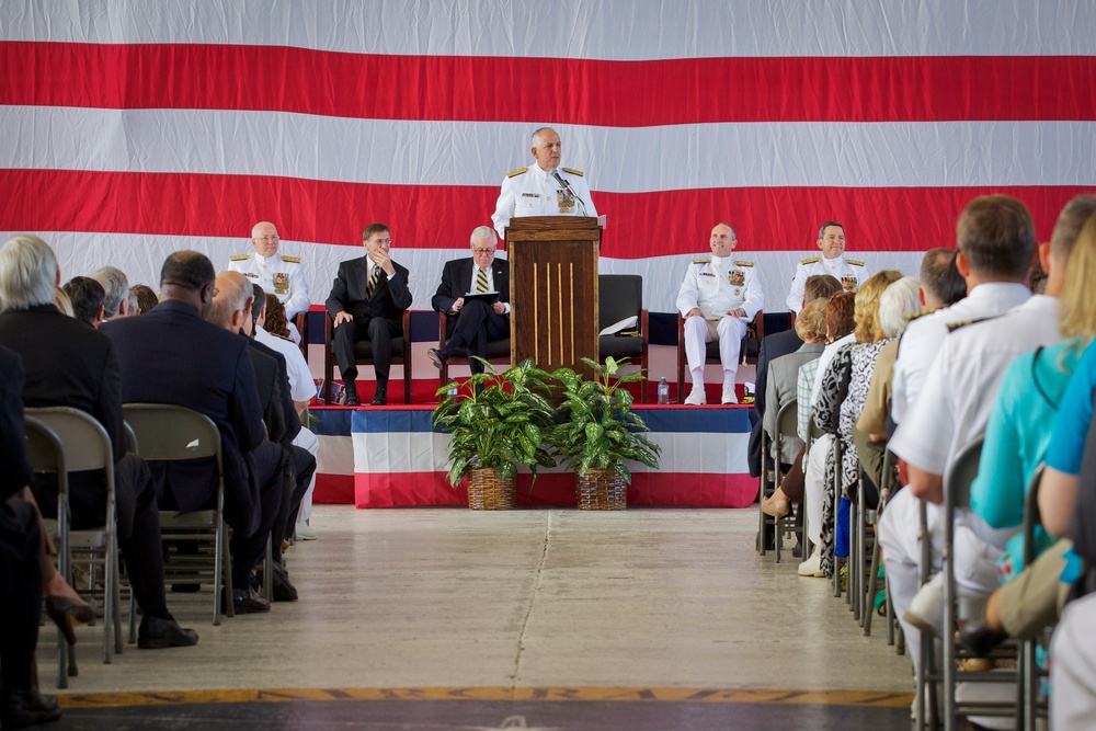 Marine Corps commandant attends Architzel retirement ceremony