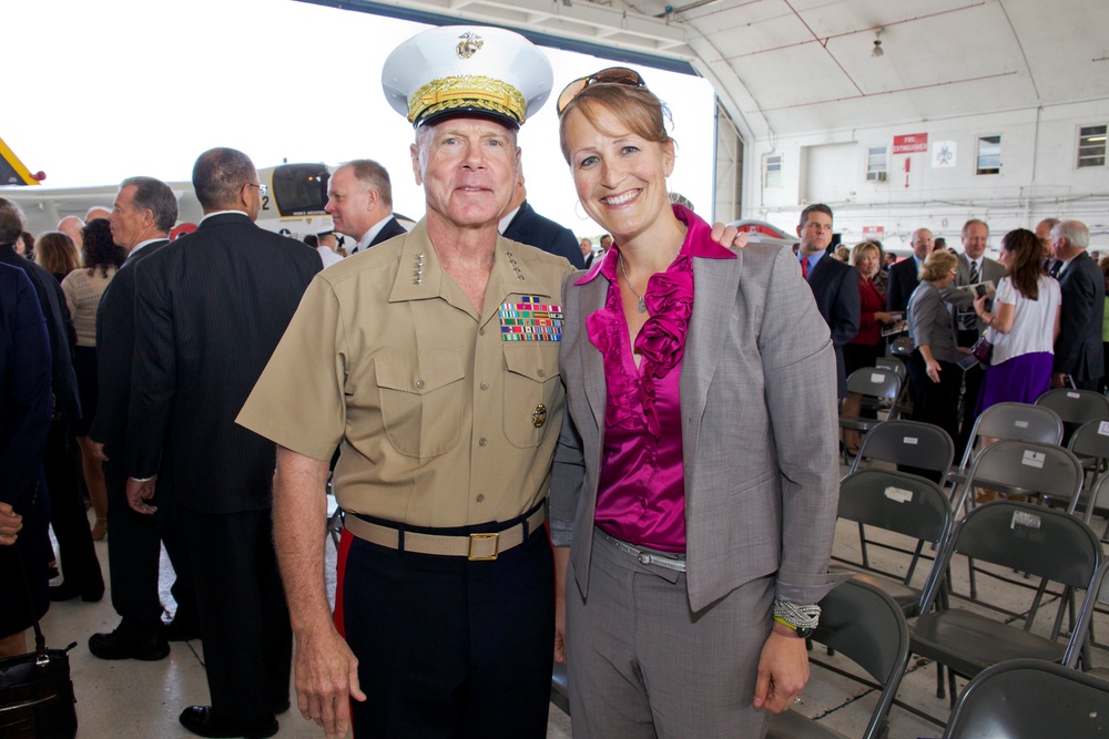 Marine Corps commandant attends Architzel retirement ceremony