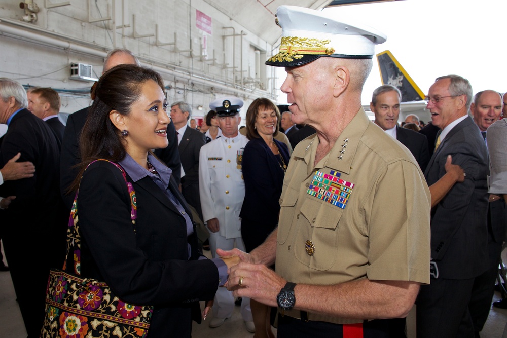 Marine Corps commandant attends Architzel retirement ceremony