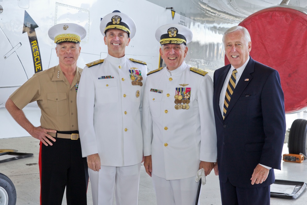 Marine Corps commandant attends Architzel retirement ceremony