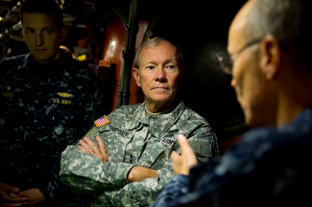 Dempsey visits Naval Base Kitsap