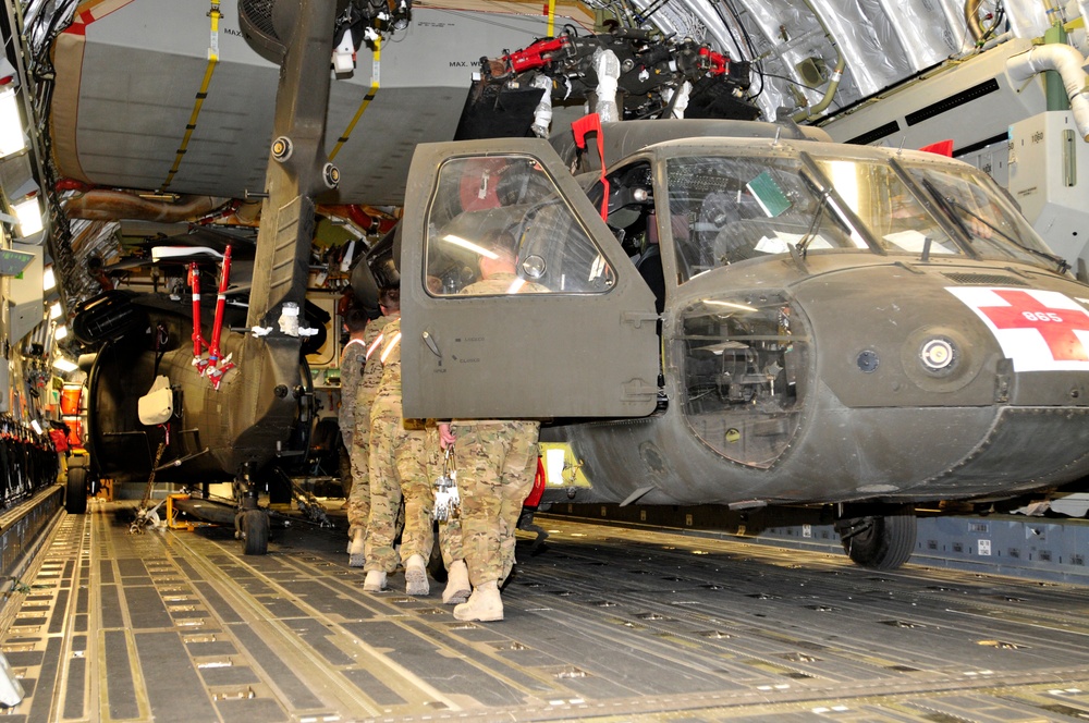 25th CAB loads helicopters on planes