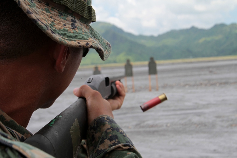 US, Philippine Marines go non-lethal