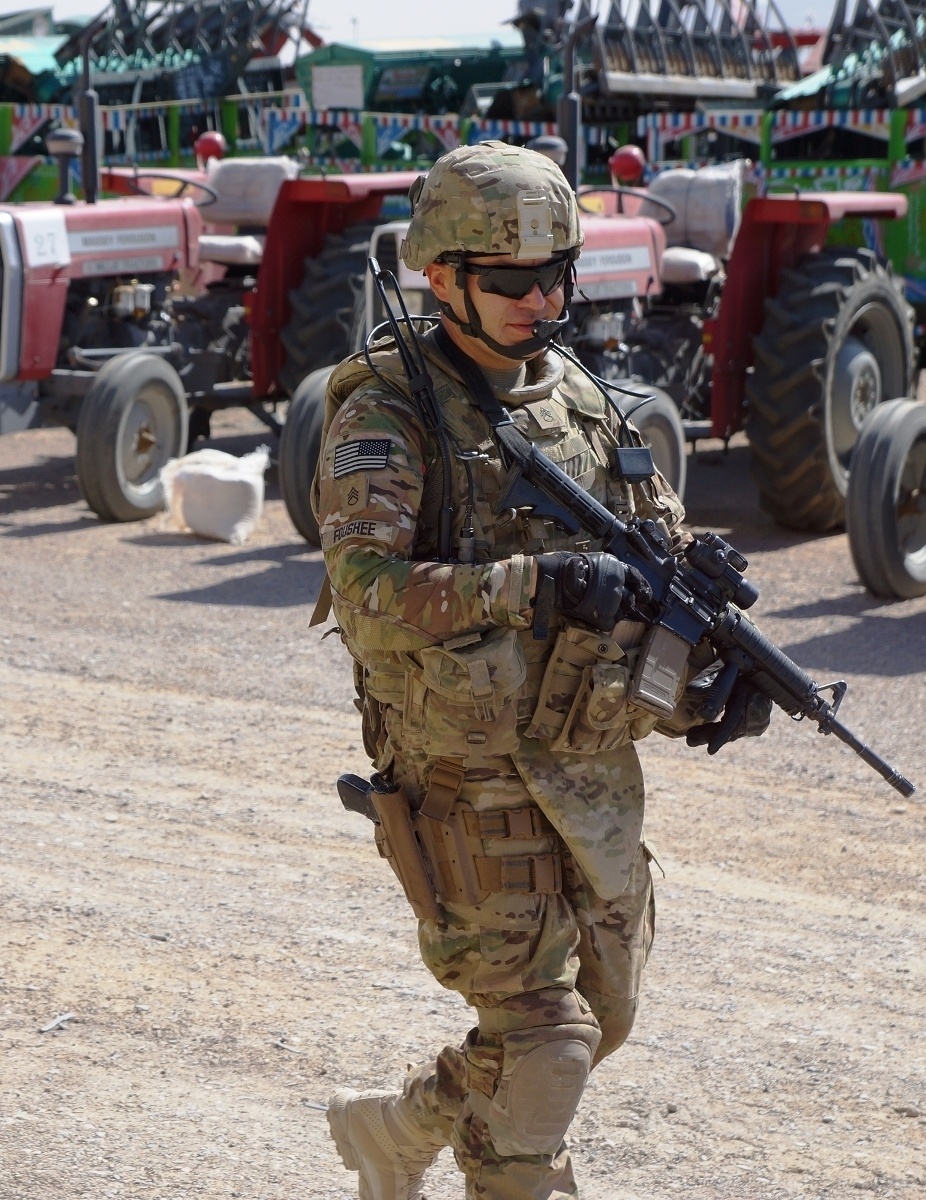 A Kentucky National Guard soldier conducts security in southern Afghanistan