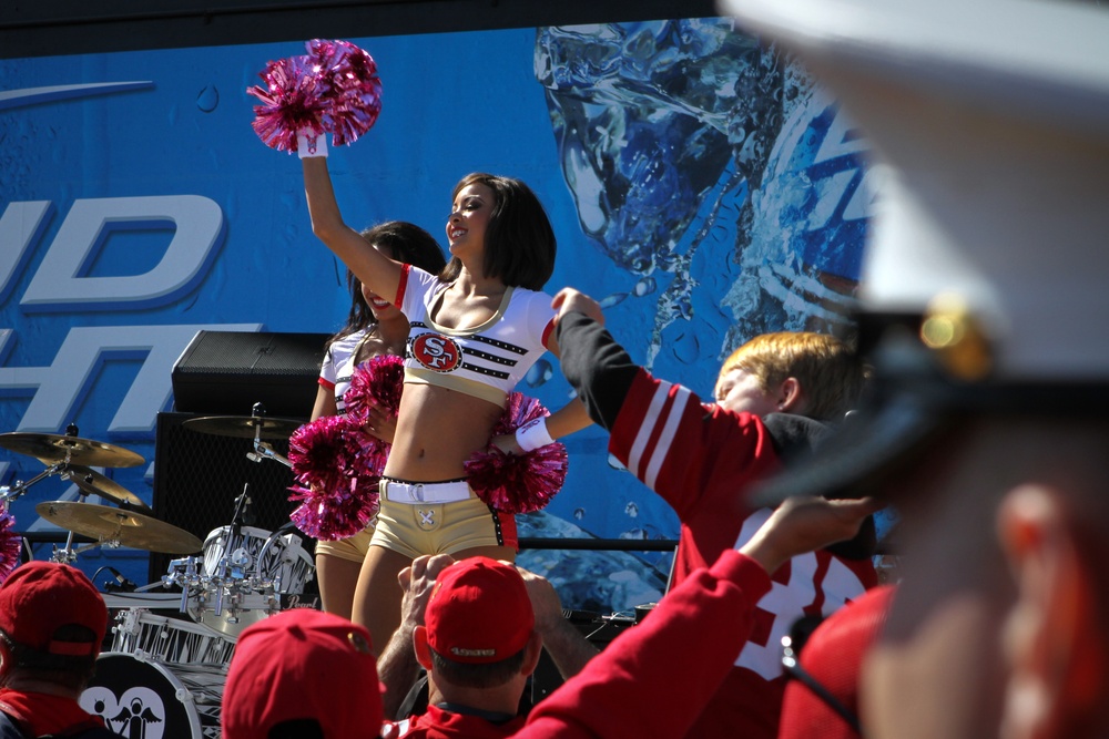 San Francisco Fleet Week military members salute at 49ers game