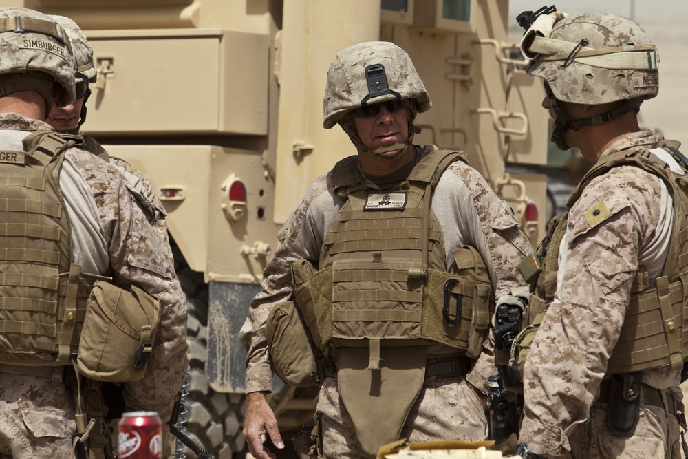 DVIDS - Images - General Berger Meets with Marines in the Field [Image ...