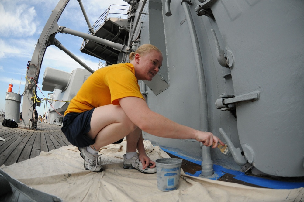 NECC sailors volunteer aboard battleship