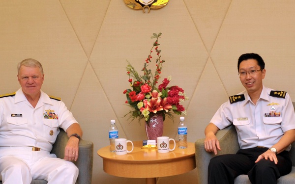 SNO visits Singapore