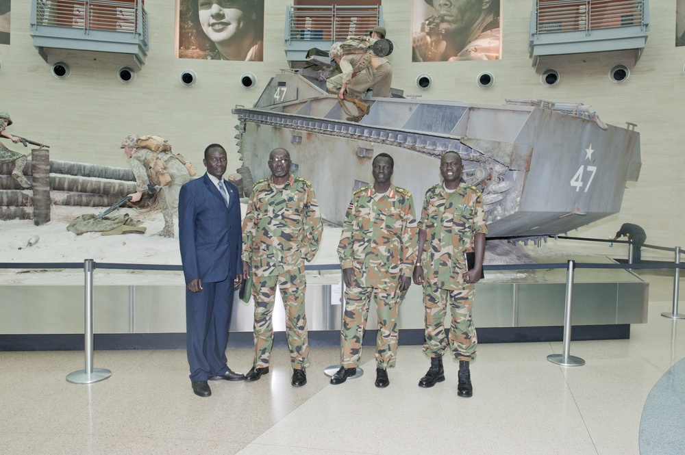 South Sudanese army officials meet with US military officials