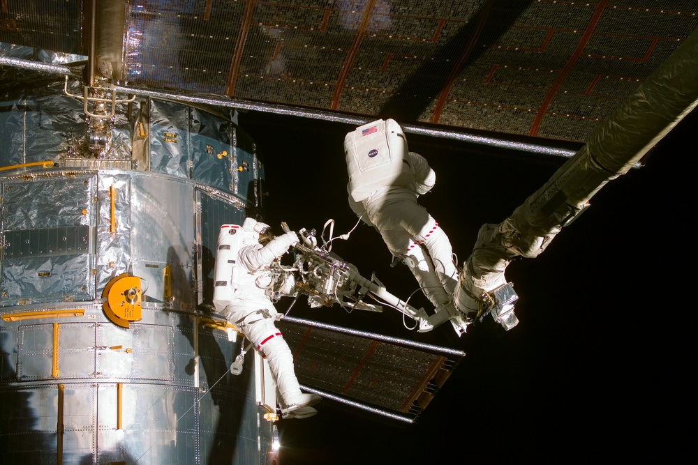 EVA 2 activity on Flight Day 5 to service the Hubble Space Telescope