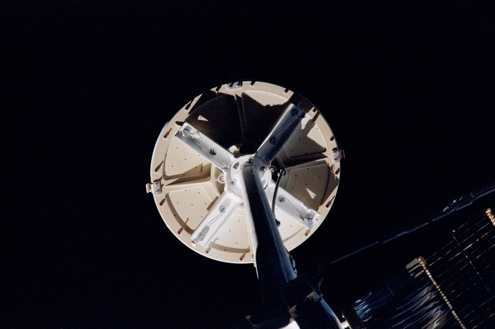 Back of Kurs antenna on Service Module/Zvezda solar array
