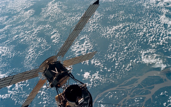 Skylab 3,Skylab as the CM moves in for docking