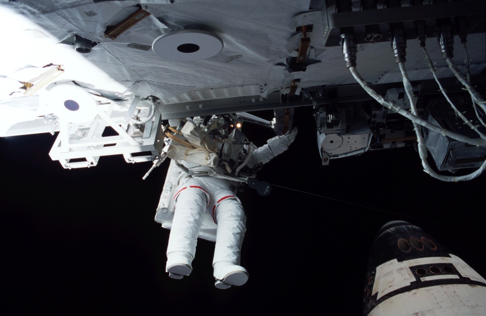 MS Ross works on the S0 Truss during the second EVA of STS-110