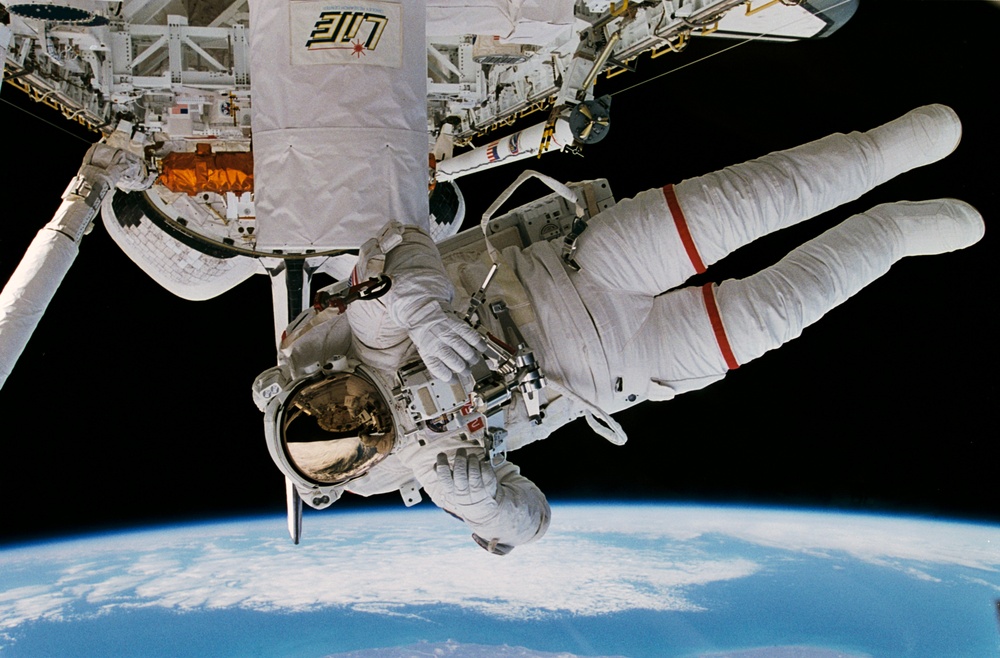PC Lee using SAFER during an EVA