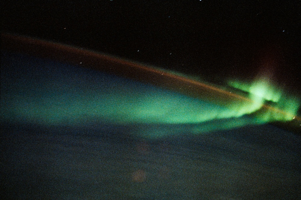 STS-47 views of the Aurora Australis