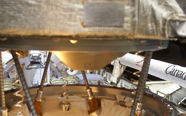 ODS alignment ring at soft-dock with ISS