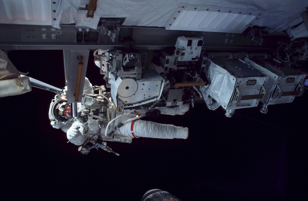 MS Ross works on the S0 Truss during the second EVA of STS-110