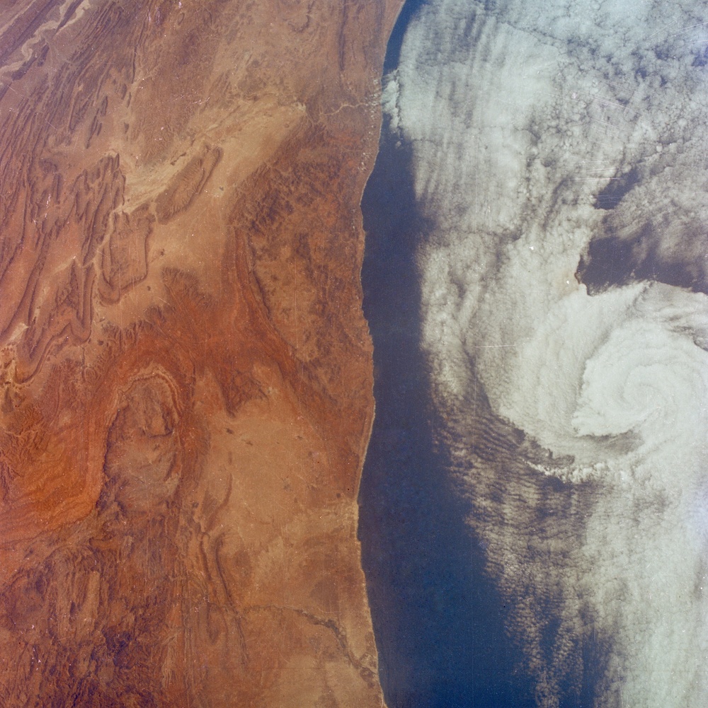 EARTH SKY - (70mm Hasselblad)