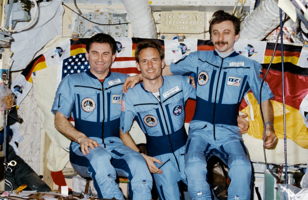 Portrait of the Mir 23 crew in the Base Block