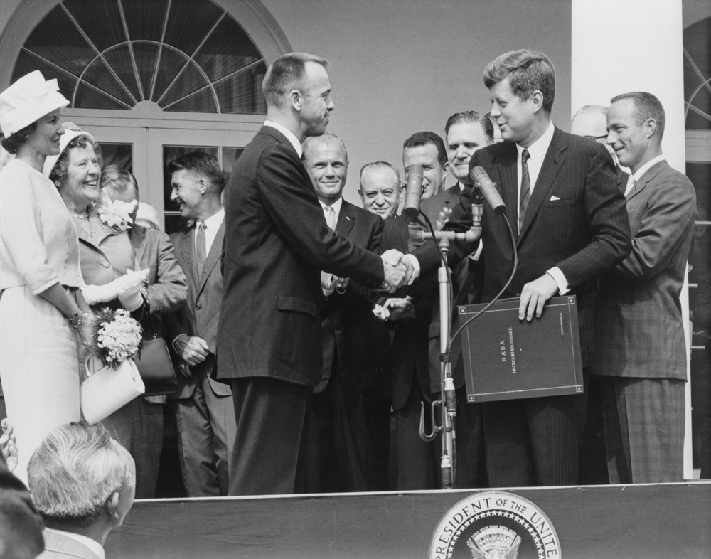 Astronaut Alan Shepard recieves NASA Distinguished Service Award